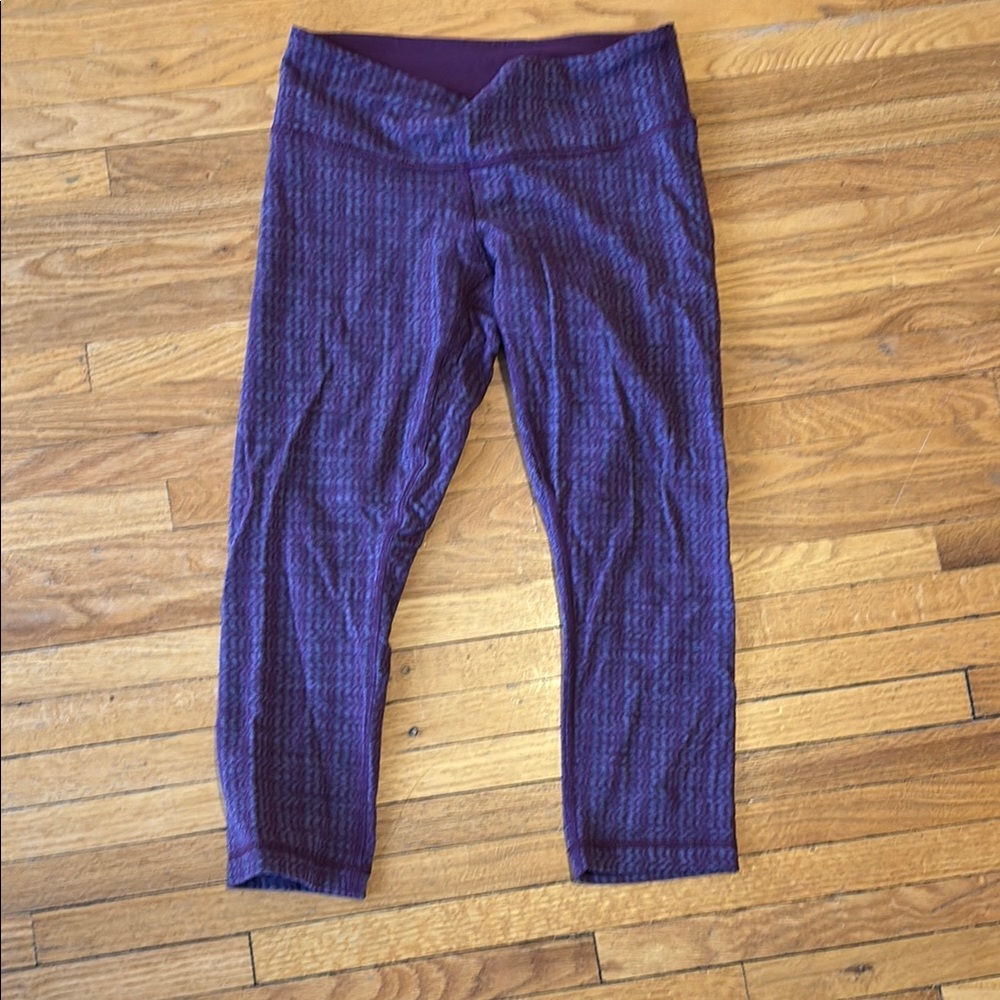 Lululemon crop leggings pink purple size 4